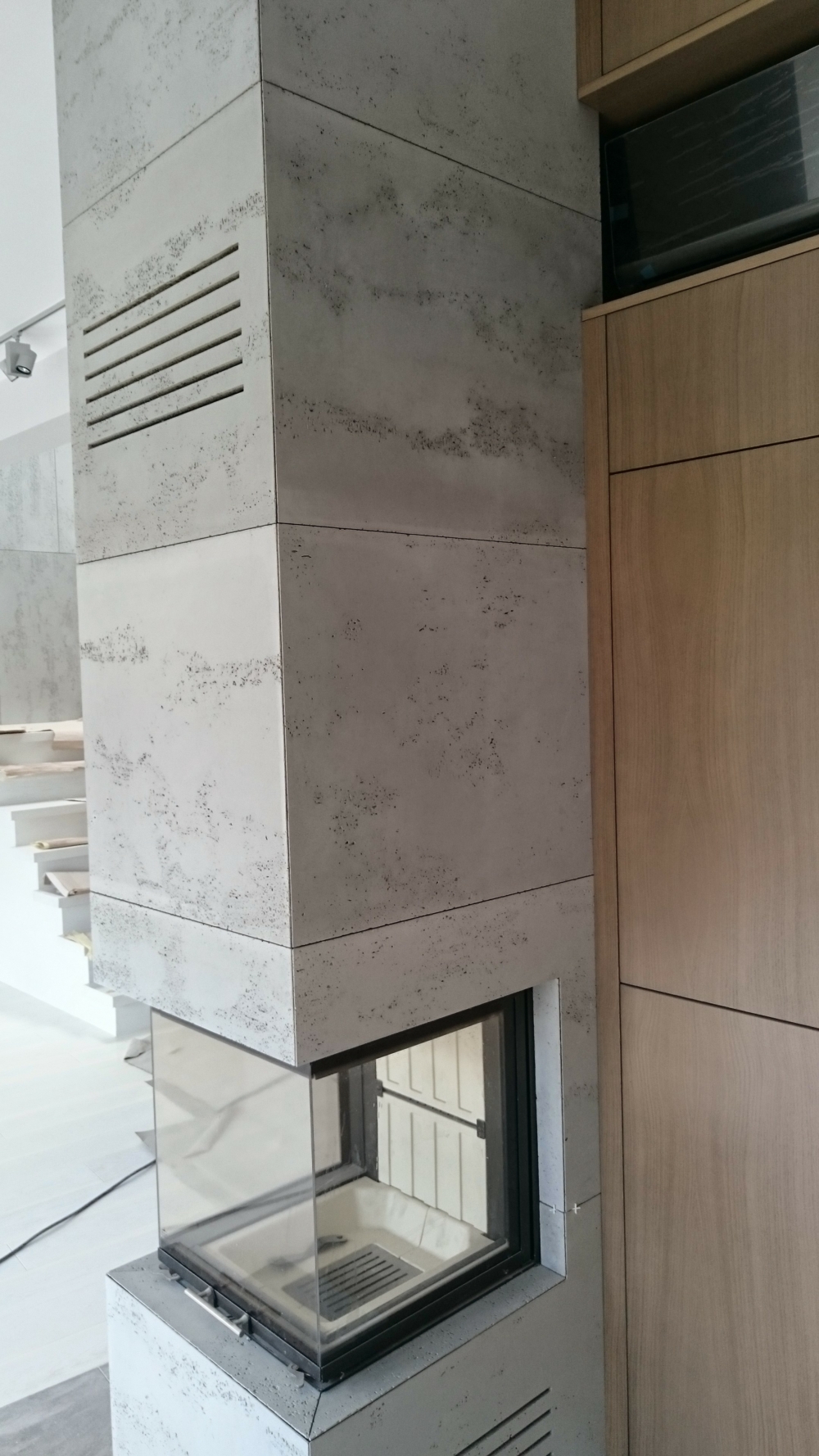 odporny beton na kominku